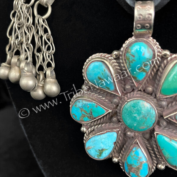 Turquoise Flower Pendant Necklace (Consignment cmerr1-9)